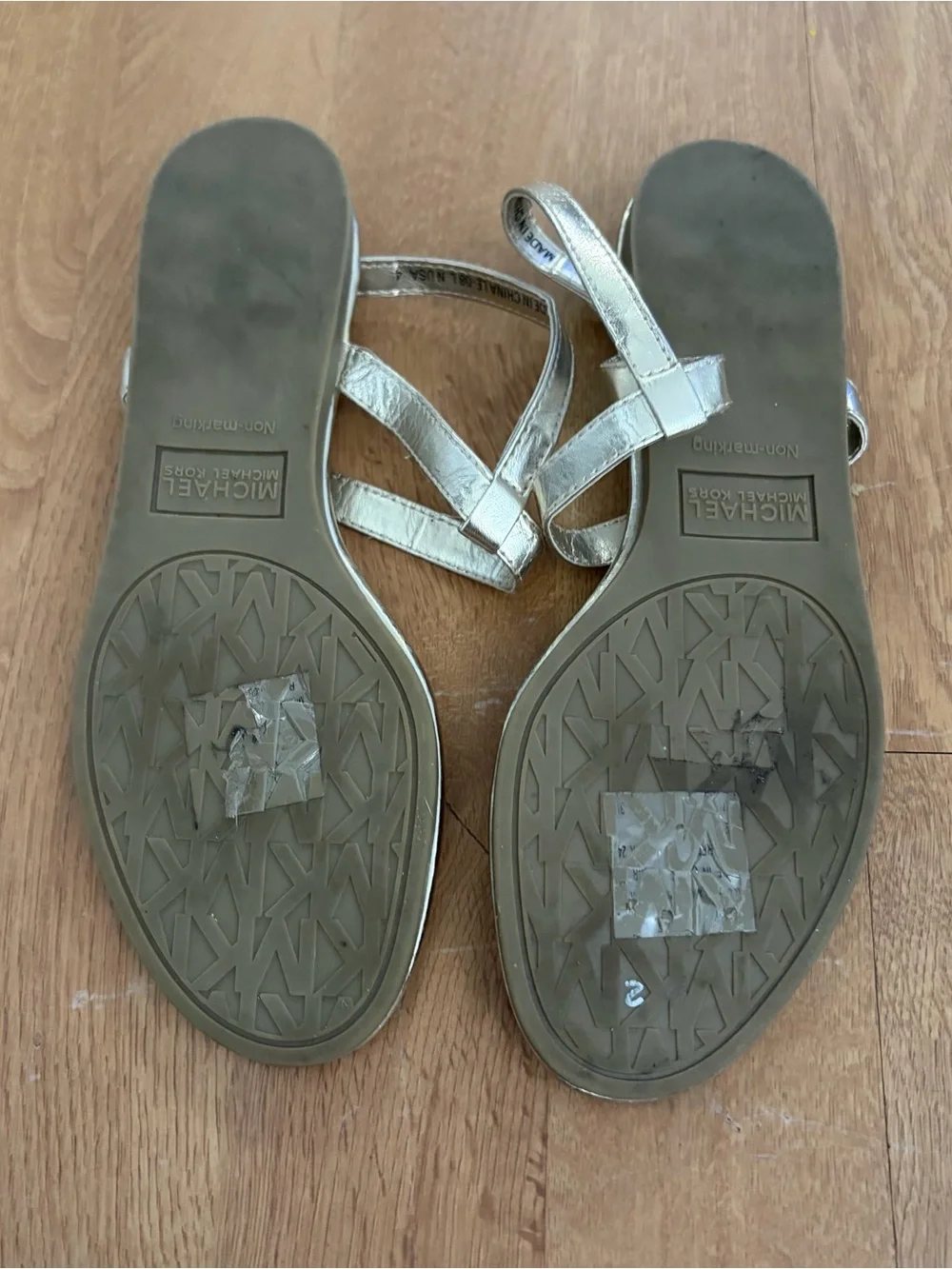 Michael Kors girls golden sandals Sz 4 big kids